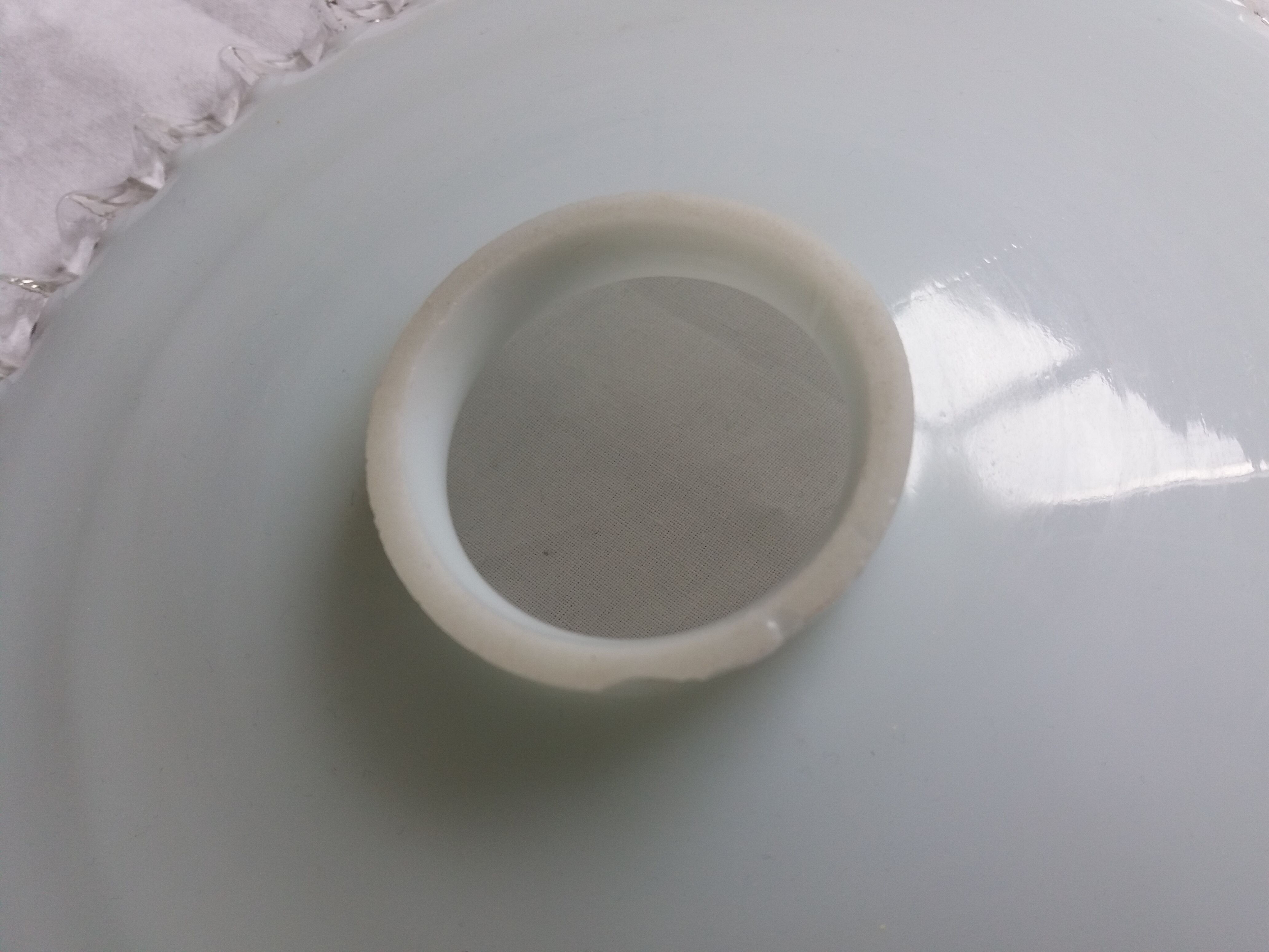 White opaline daylight and transparent wavy edge