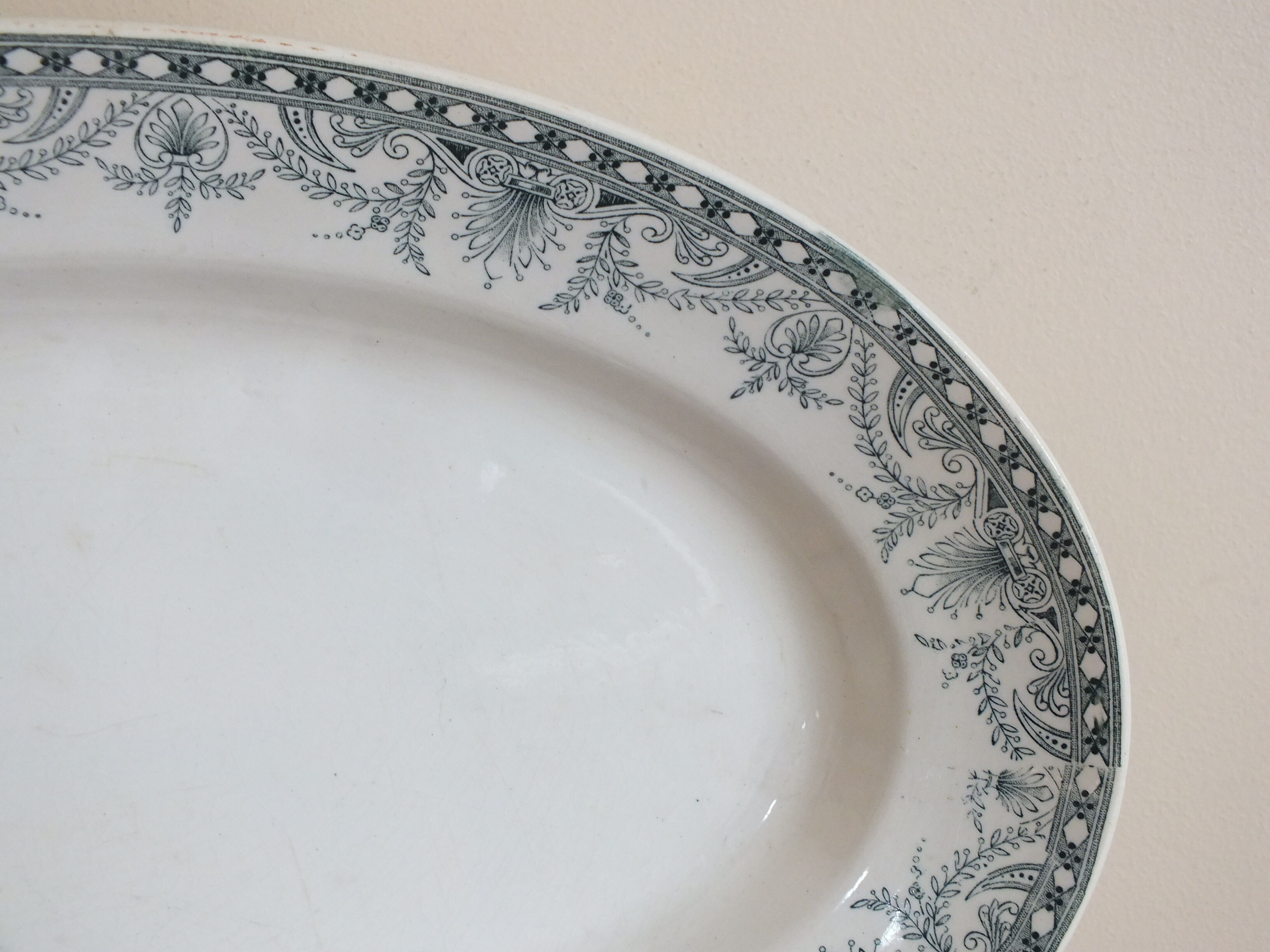 + Oval Flat in Iron Earth Moulin des Loups model Wilbur +