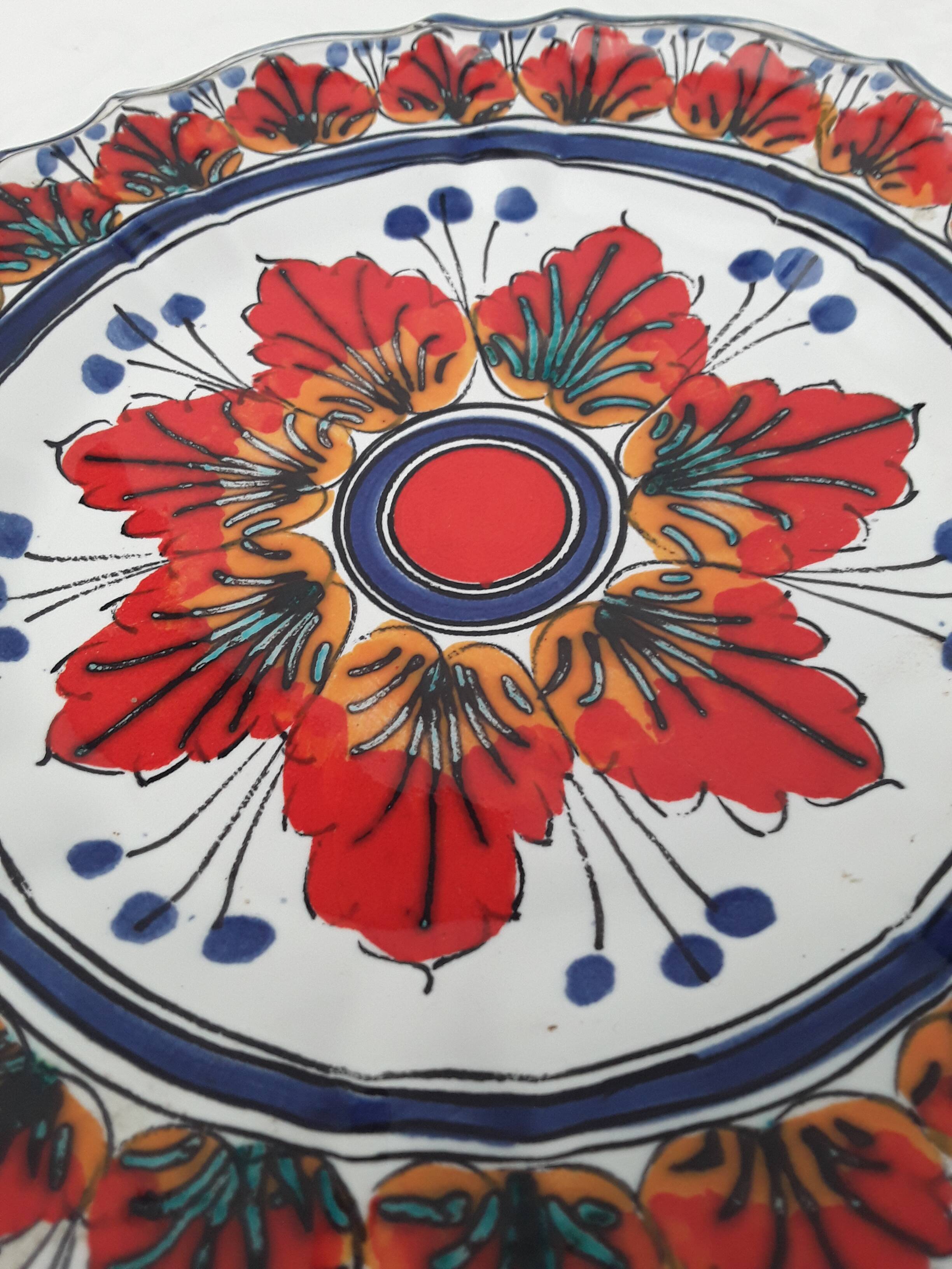 Decorative ceramic plate