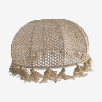 Openwork mesh lampshade