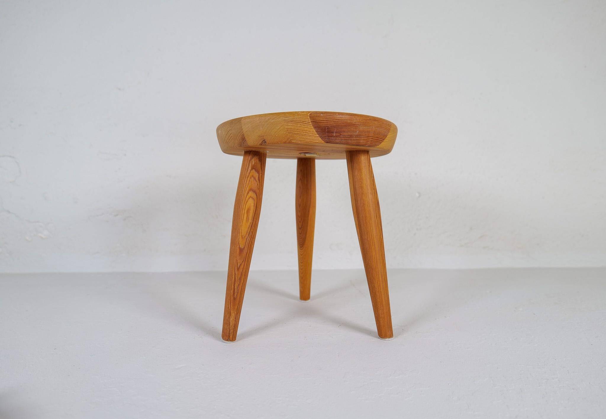 Modern Scandinavian Sculptural Stool in Pine, Sweden, 1970s