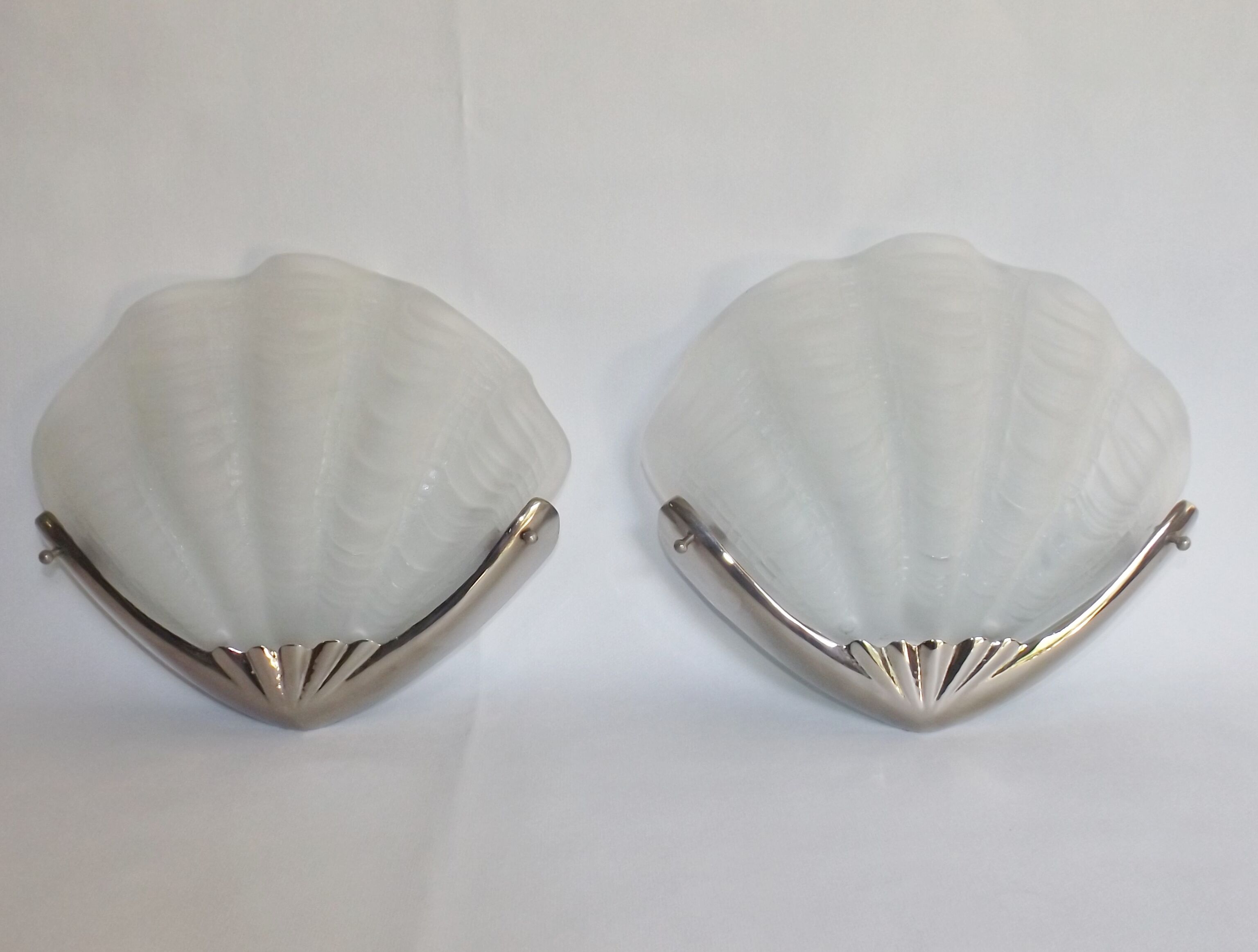Art deco-style shell wall lamps