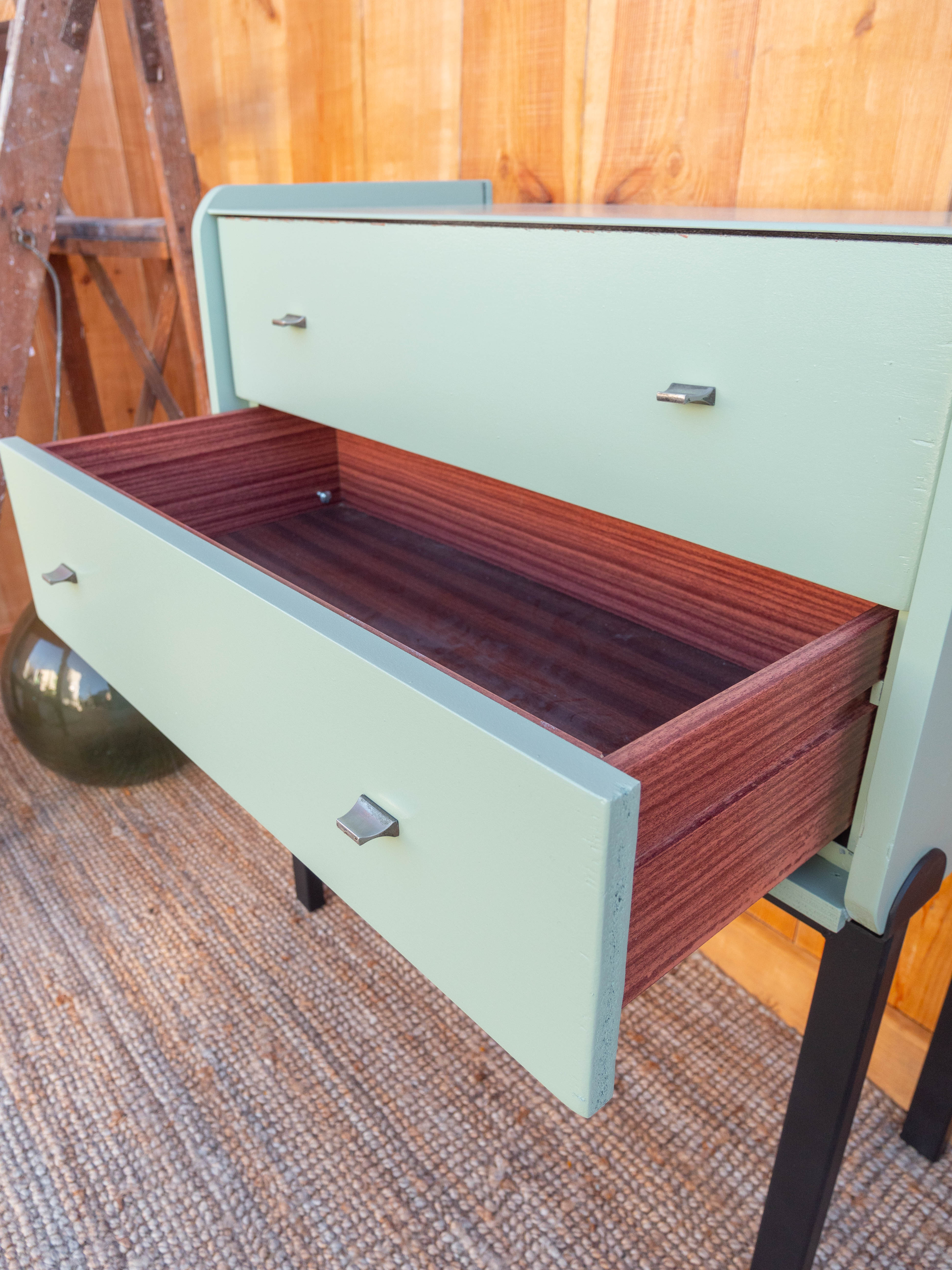 Vintage chest of drawers