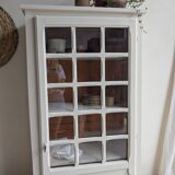 Vitrine parisienne une porte