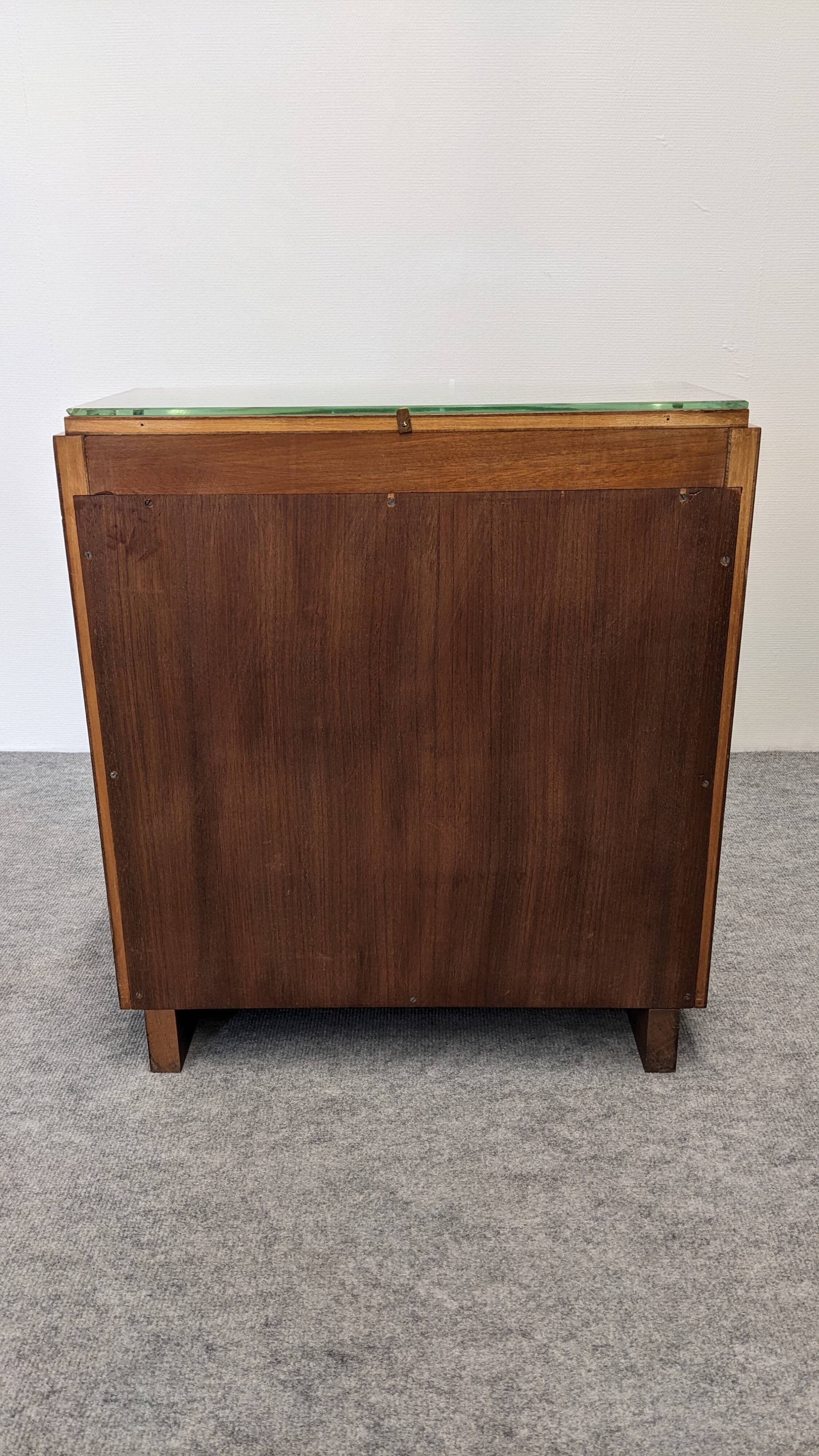 Pair of Art Deco amboyna burl bedside tables circa 1920