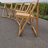 Set of 4 vintage folding chairs