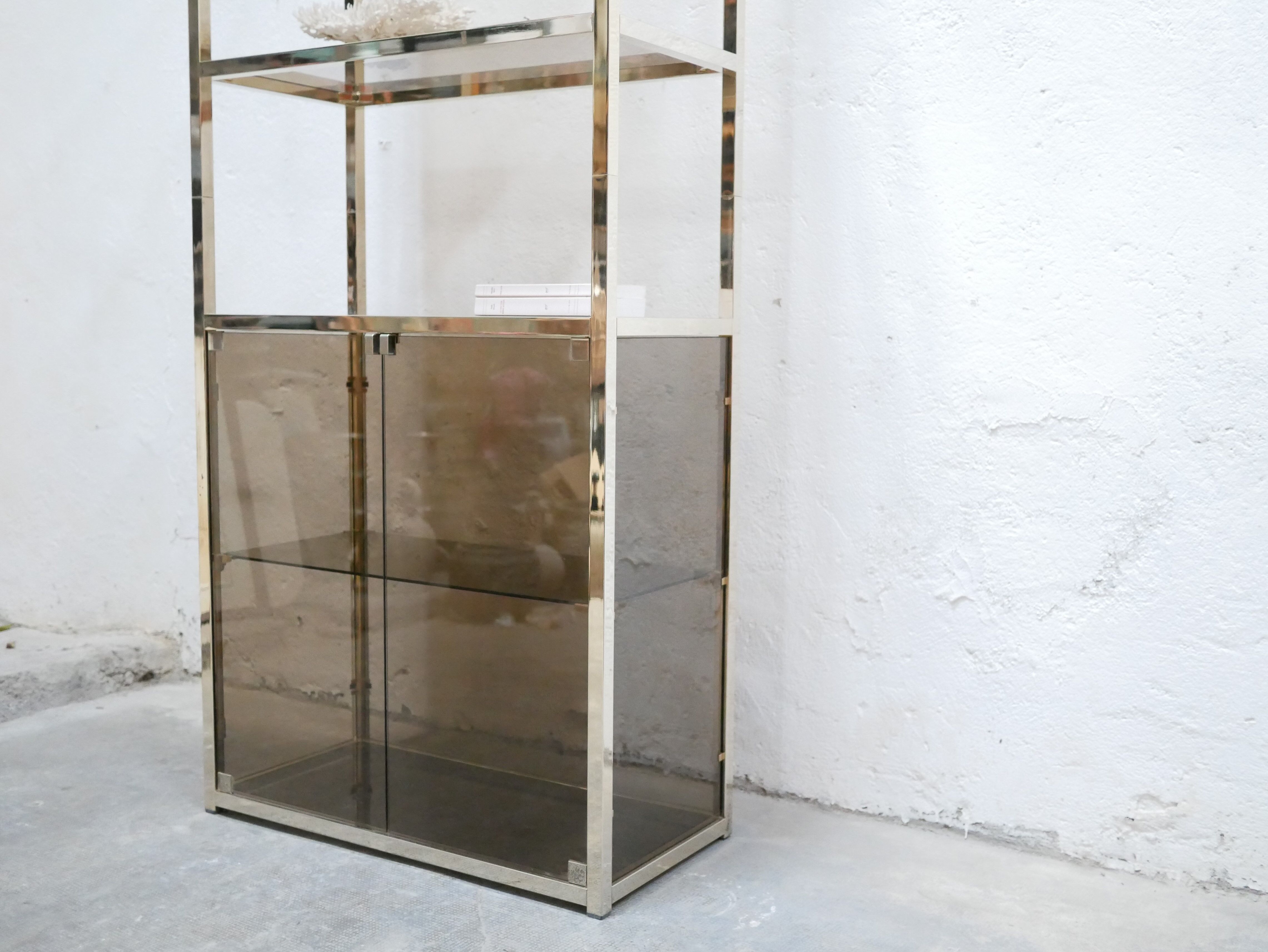 Bookcase vintage shelf in brass and smoked glass