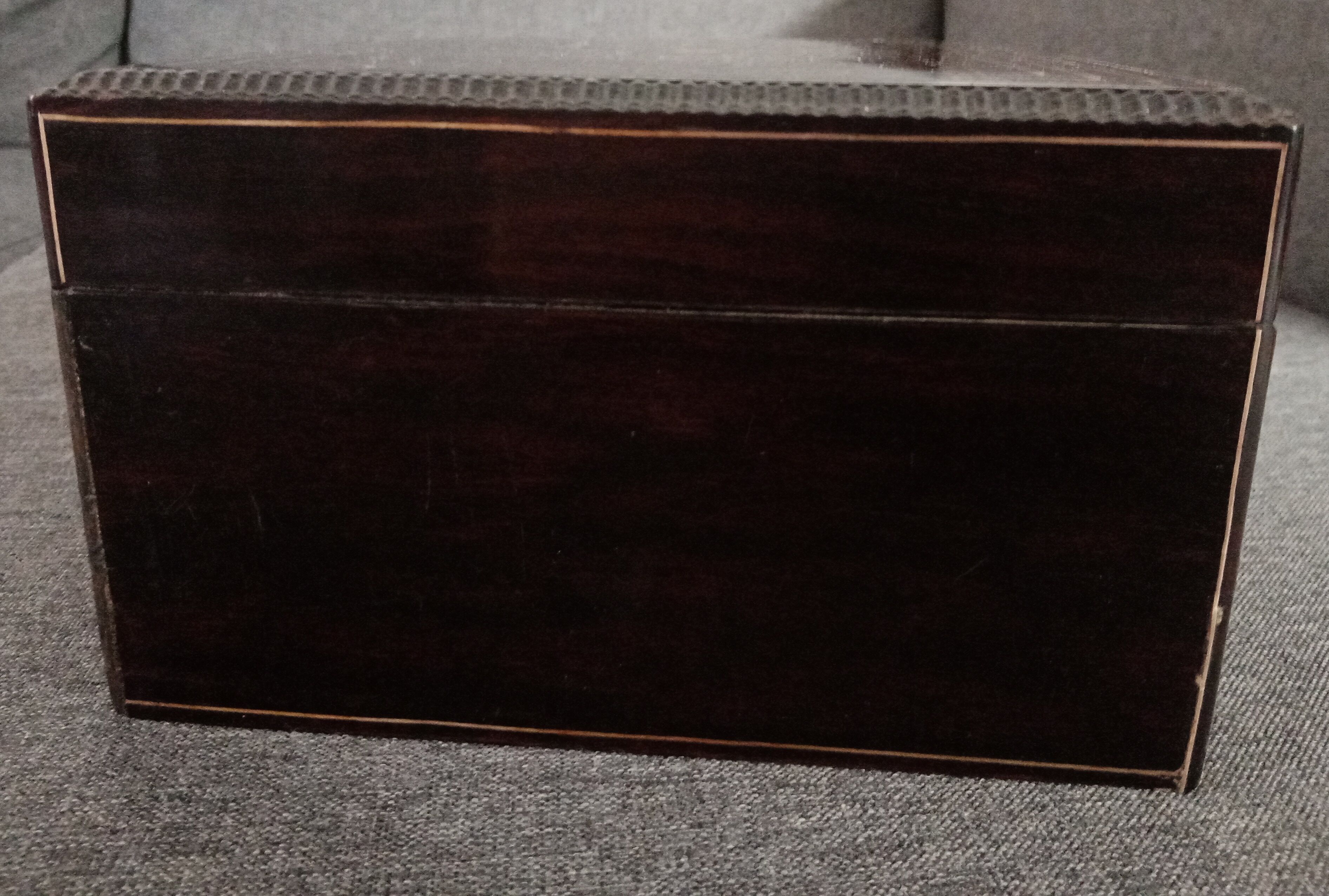 Former Napoleon III jewellery box inlaid brass marquetry, mother-of-pearl