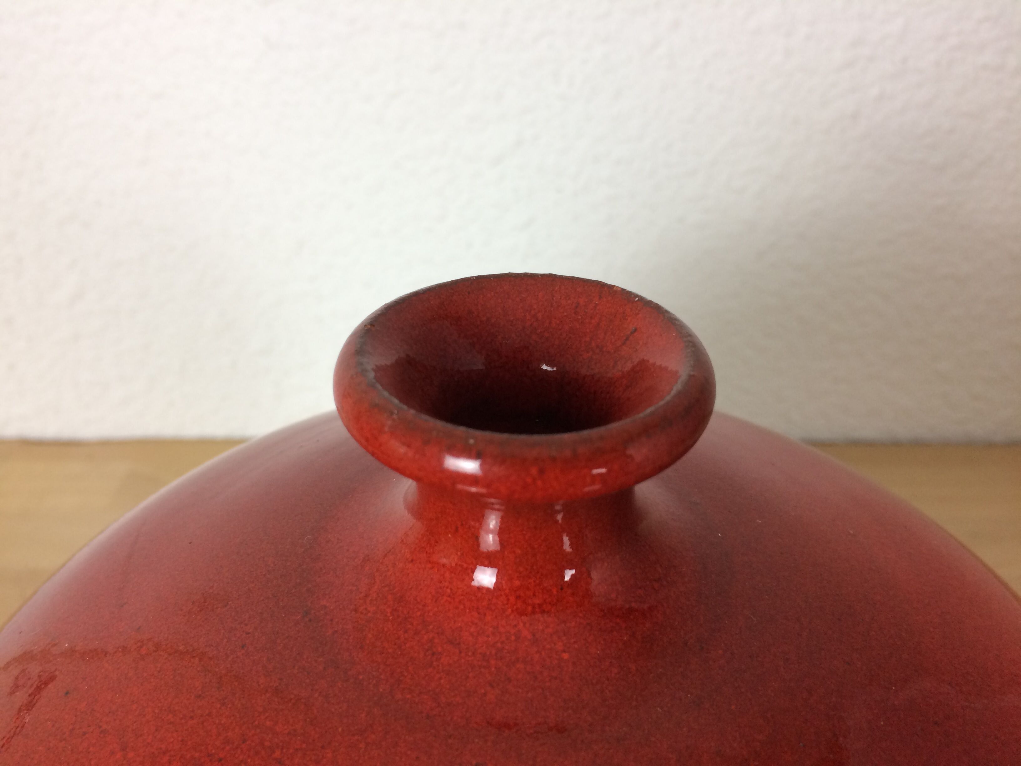 Vase red ceramic ball 25 x 22 cm