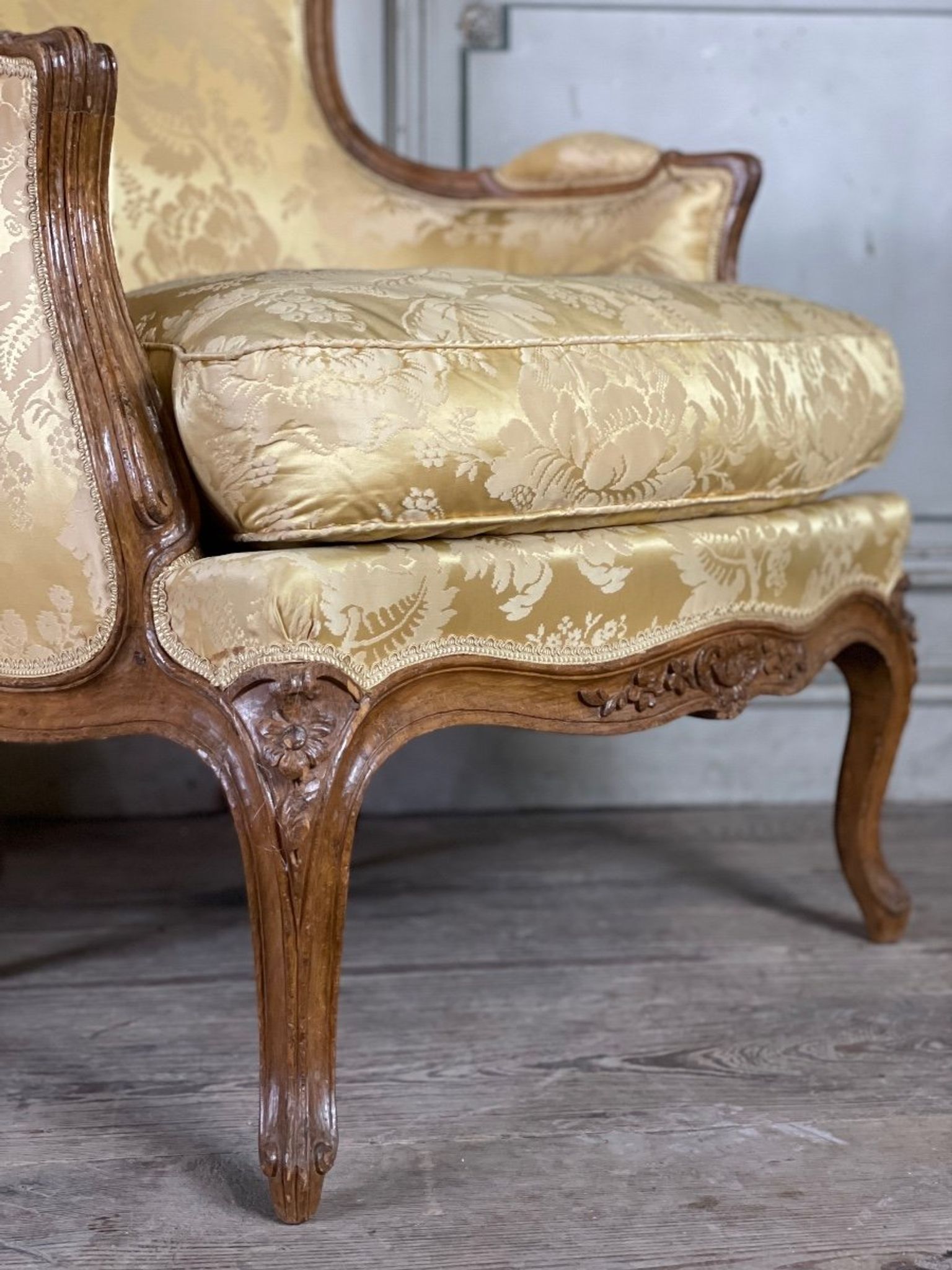 Pair of shepherdesses Louis XV style