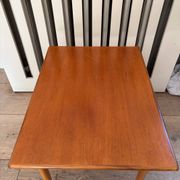 Petite table teck et hêtre - Suède années 70
