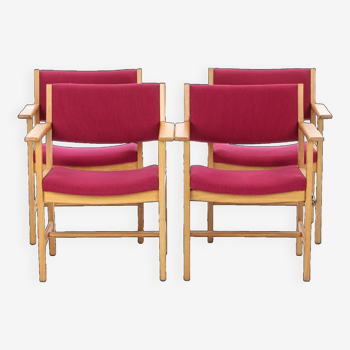 4 Wegner oak armchairs produced by Getama