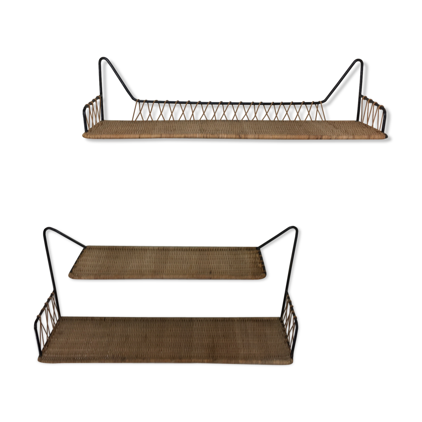 Suite of 2 50s shelves made of metal and rattan