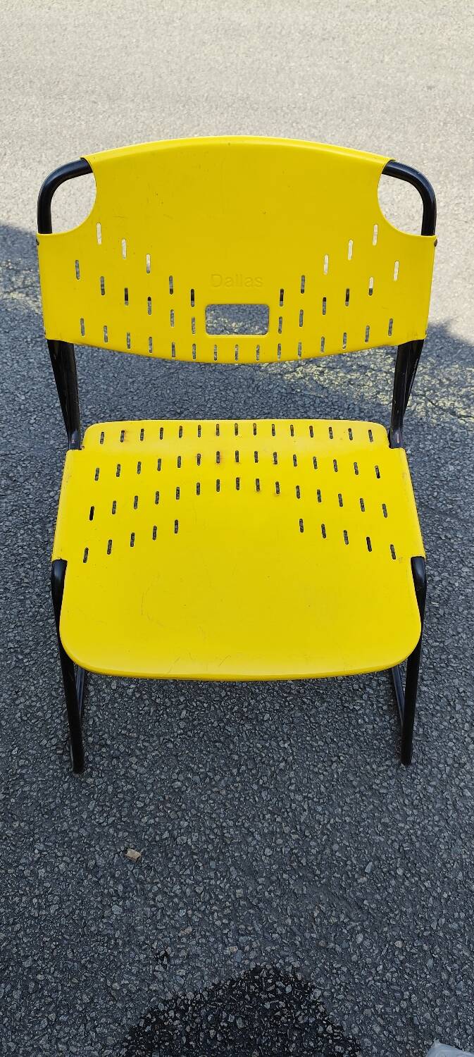 Dallas chair, design Paolo Favaretto for Kinetics