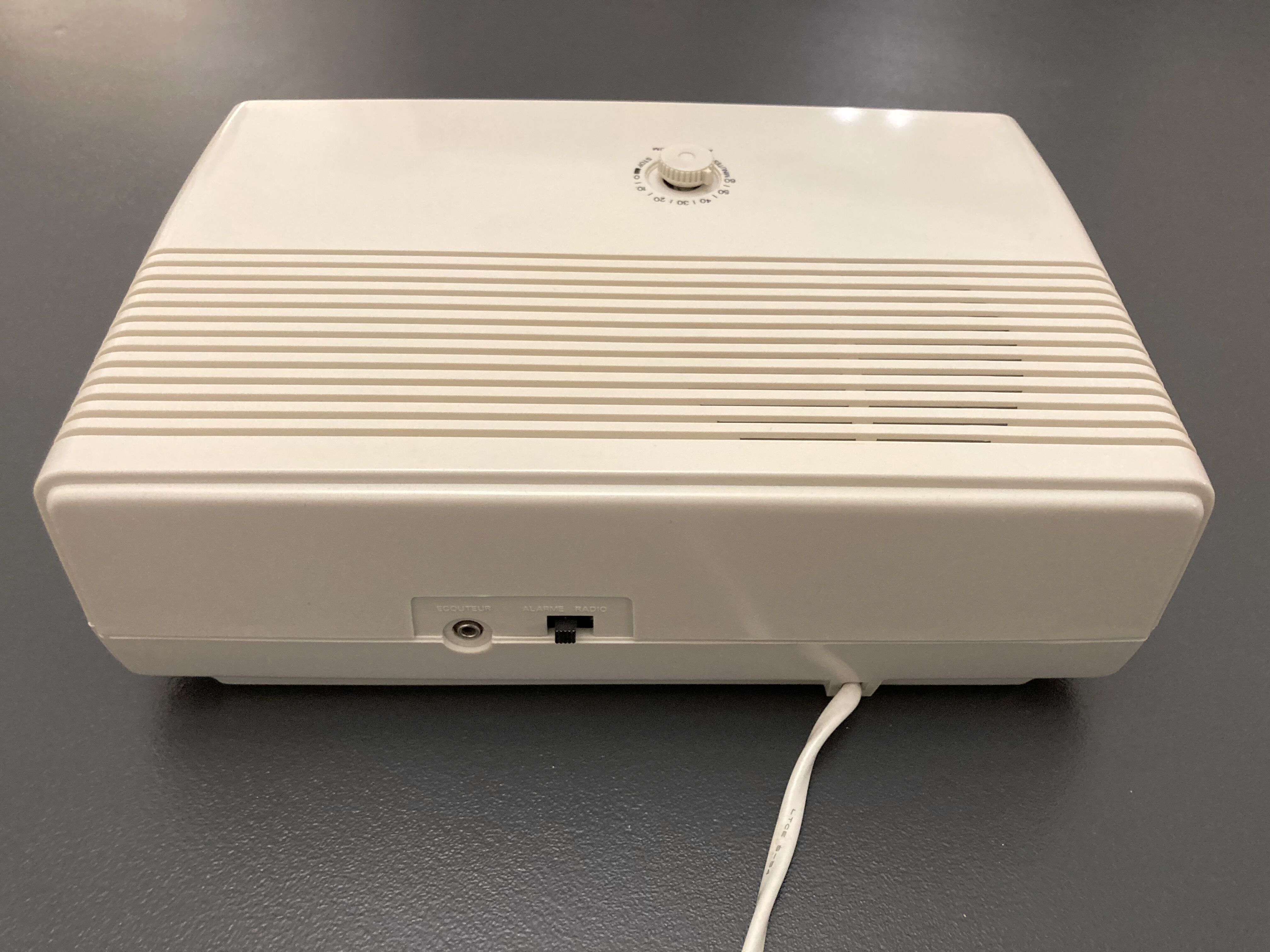 Radio vintage reveil a unfolding Continental Edison 1973