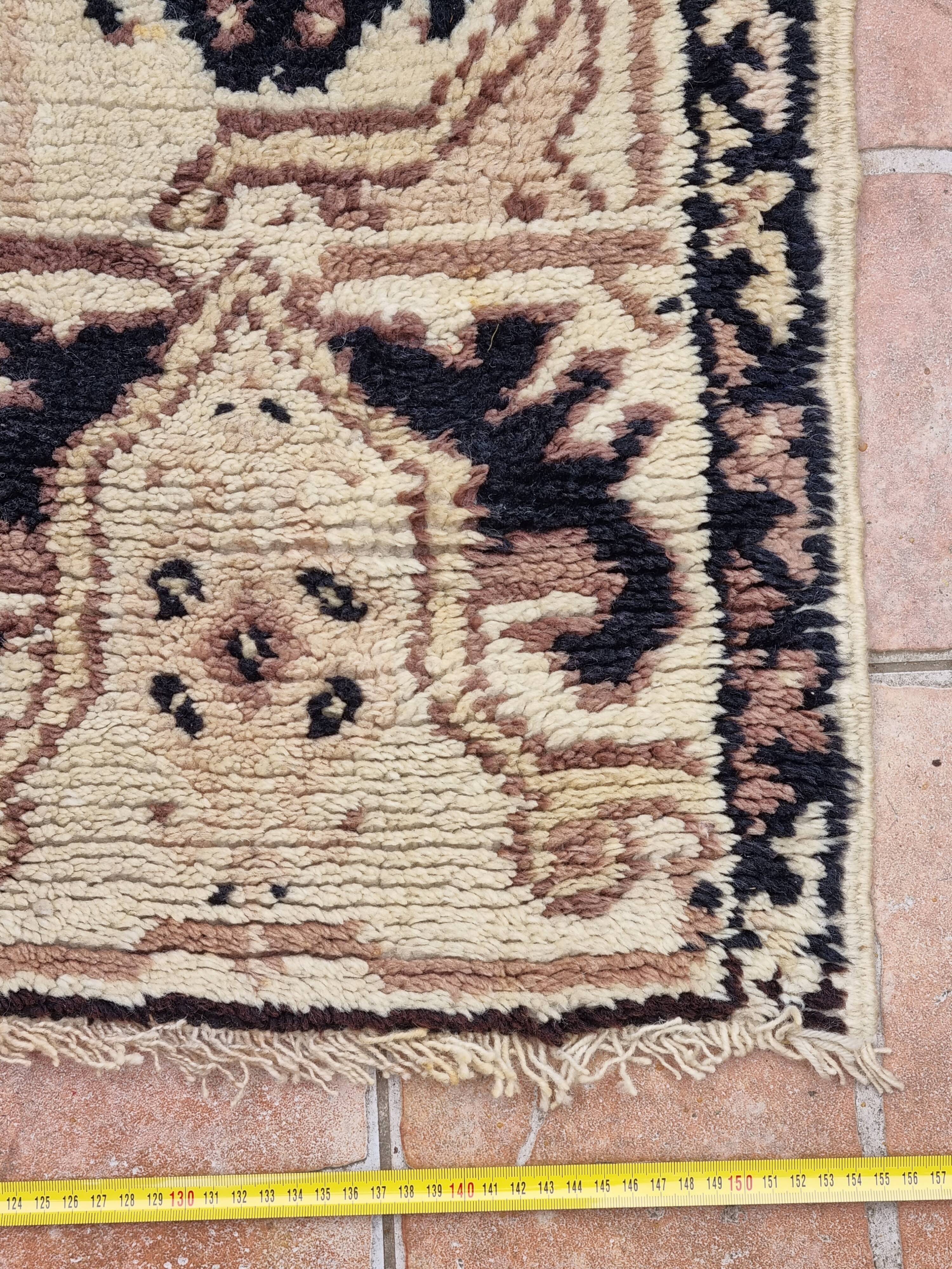 Vintage Berber rug, pure wool, hand-woven 254 x 154 cm