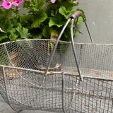 Metal fishing basket
