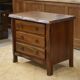Commode brutaliste 3 tiroirs en orme par Aranjou, 1960