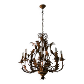 Grand chandelier en tole dorée patinée à 8 lumières des années 1960, Hans Kögl.