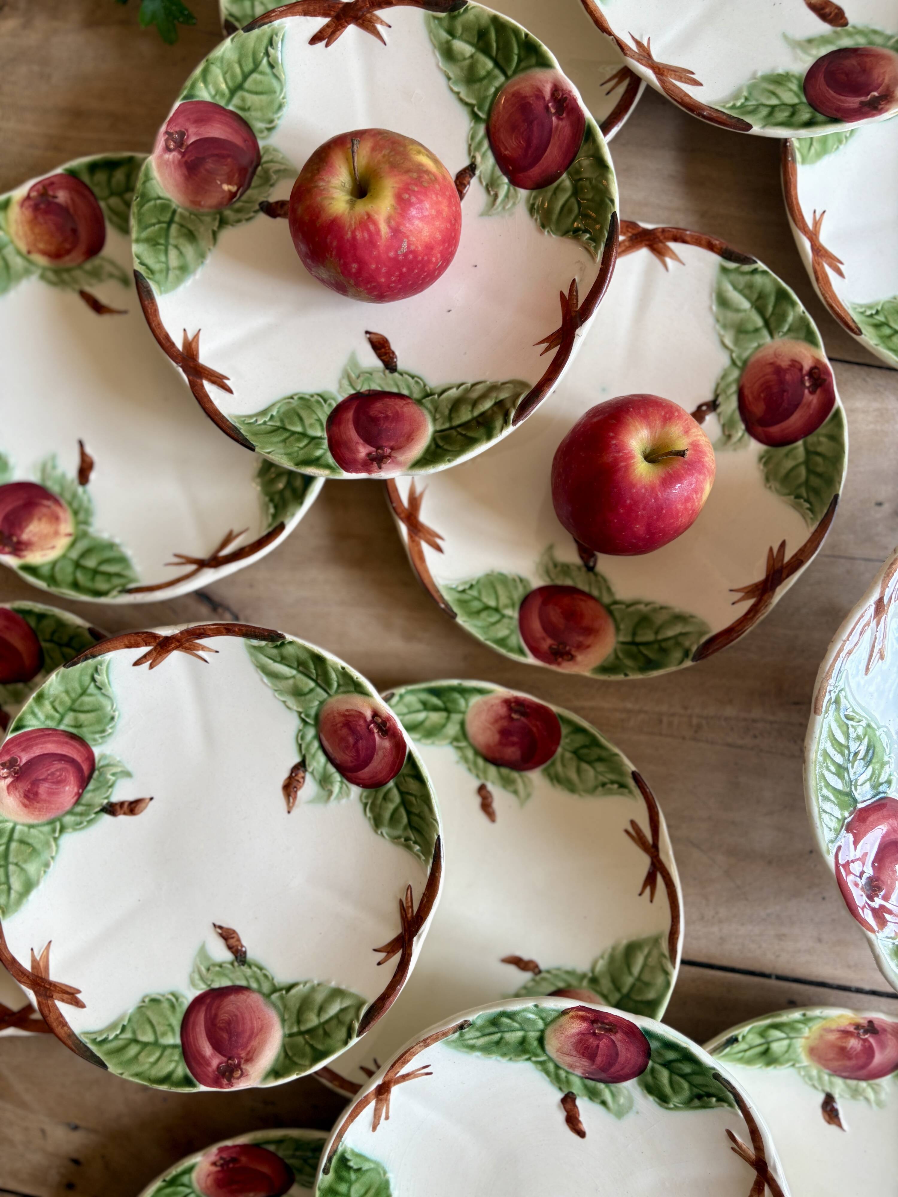 Antique barbotine service with Choisy le Roi apple decorations