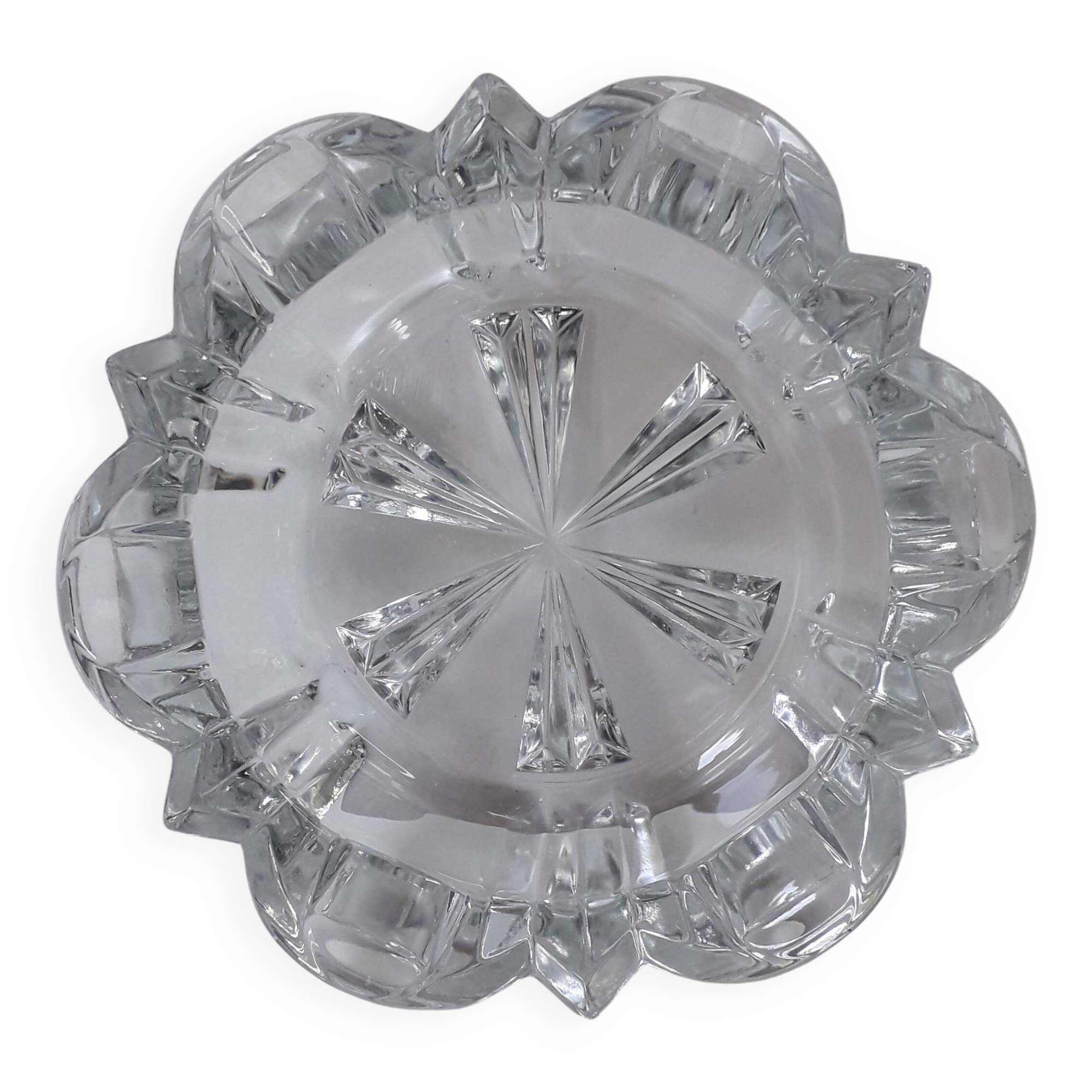 Antique round ashtray in transparent crystal glass (vintage)