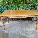 Louis XV coffee table in oak and cherry marquetry.