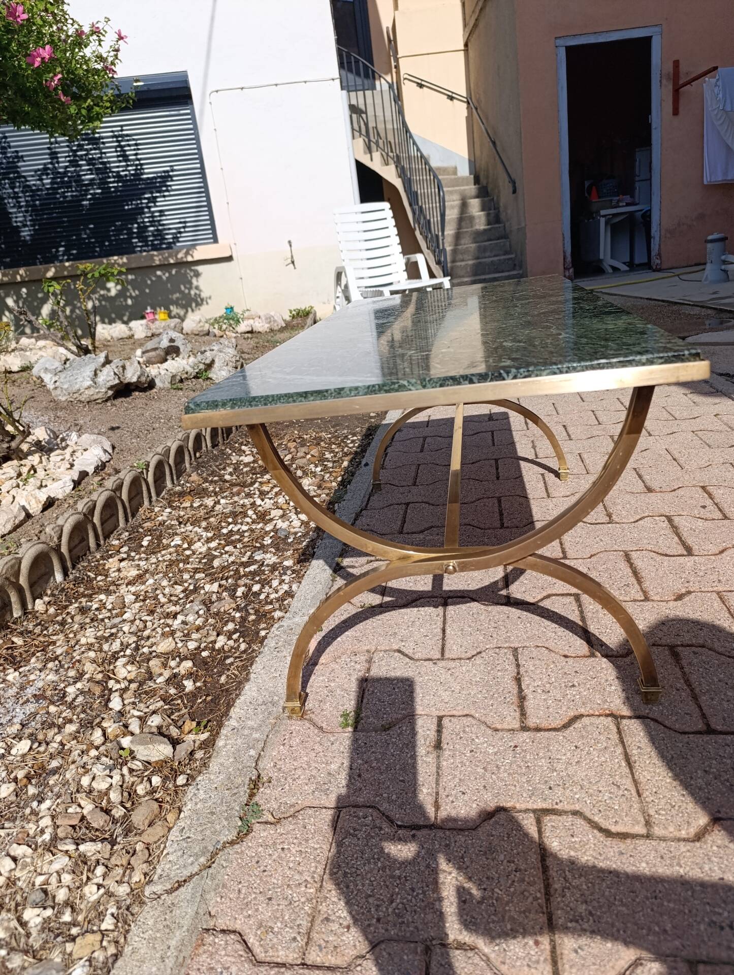 Vintage coffee table in green marble and brass in the style of Maison Jansen.