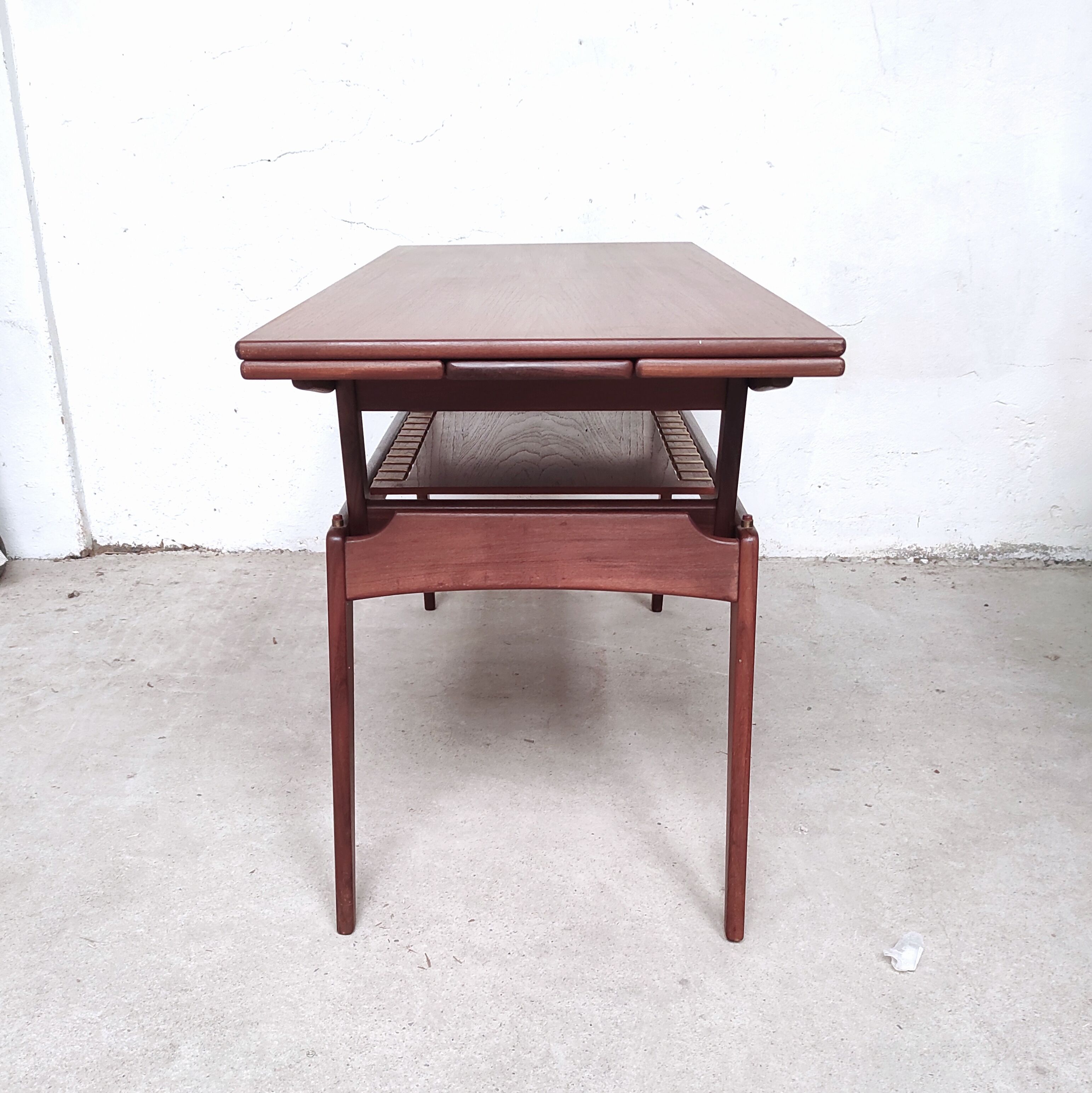 Teak liftable coffee table, Denmark - 1960
