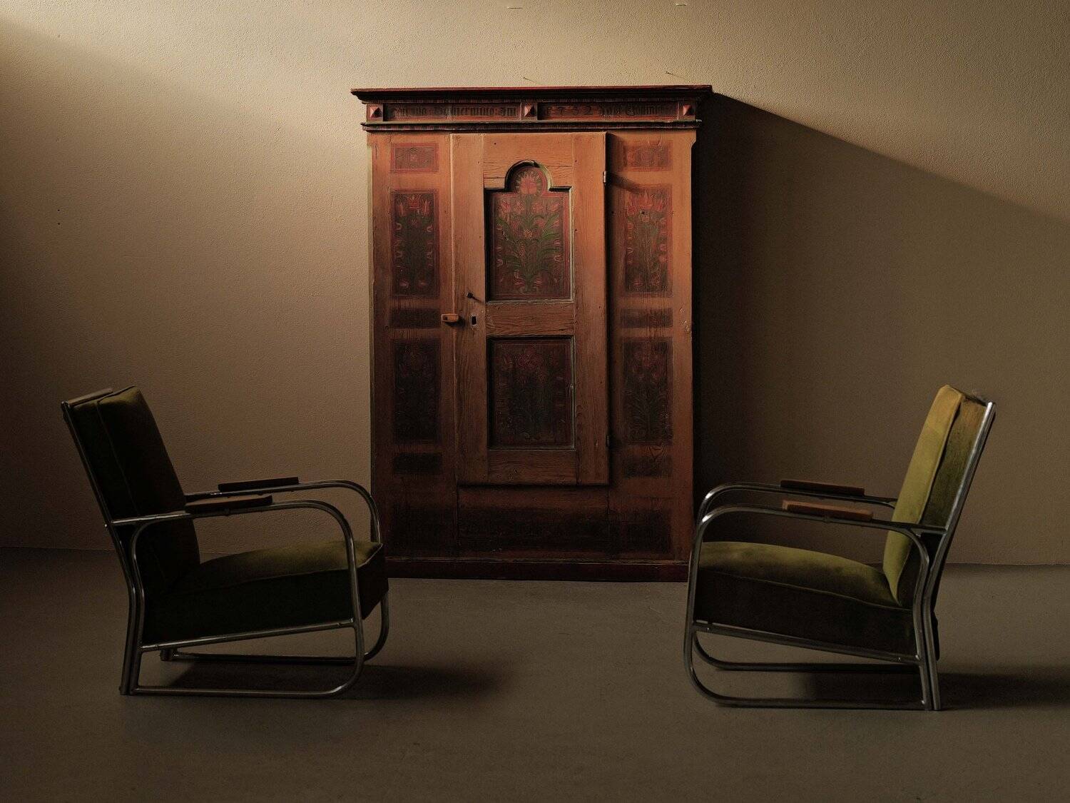 Armoire bavaroise peinte en pin massif – XVIIIᵉ siècle