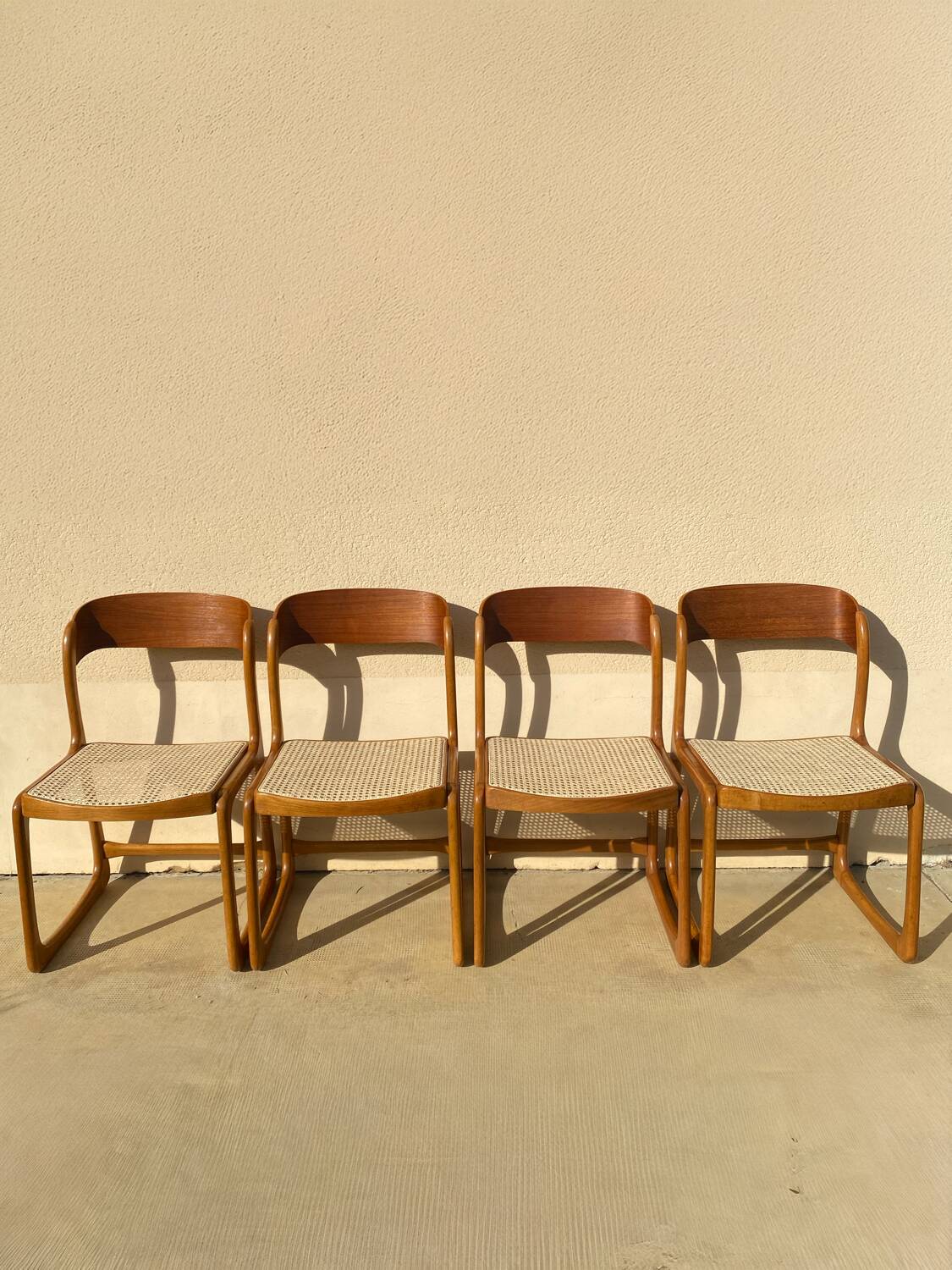Suite de 4 chaises Baumann « Traineau »