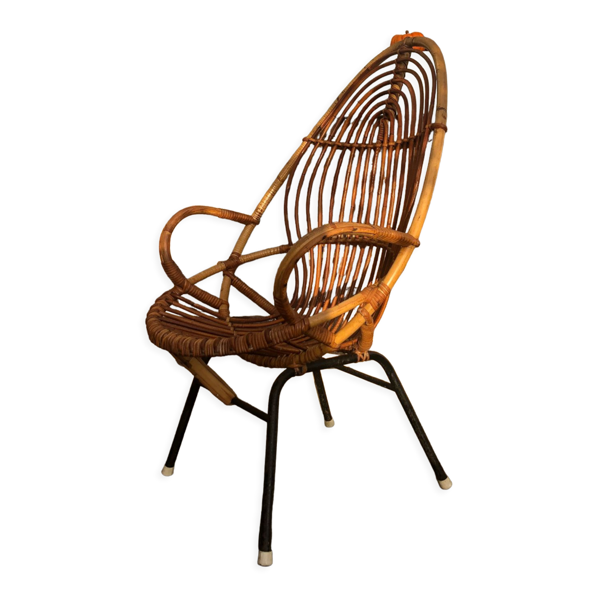 Rattan shell armchair (metal feet)