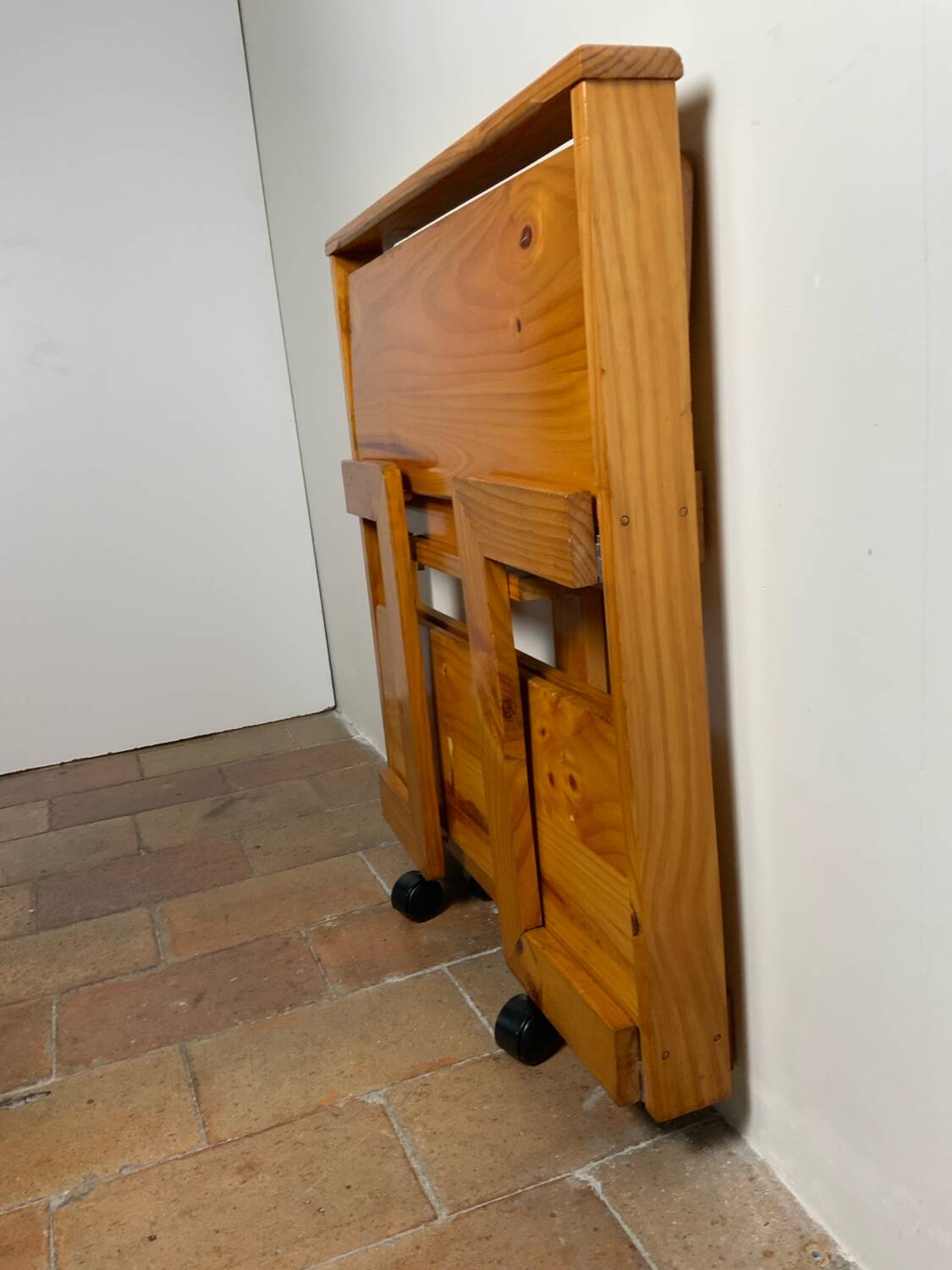 Vintage dessert table