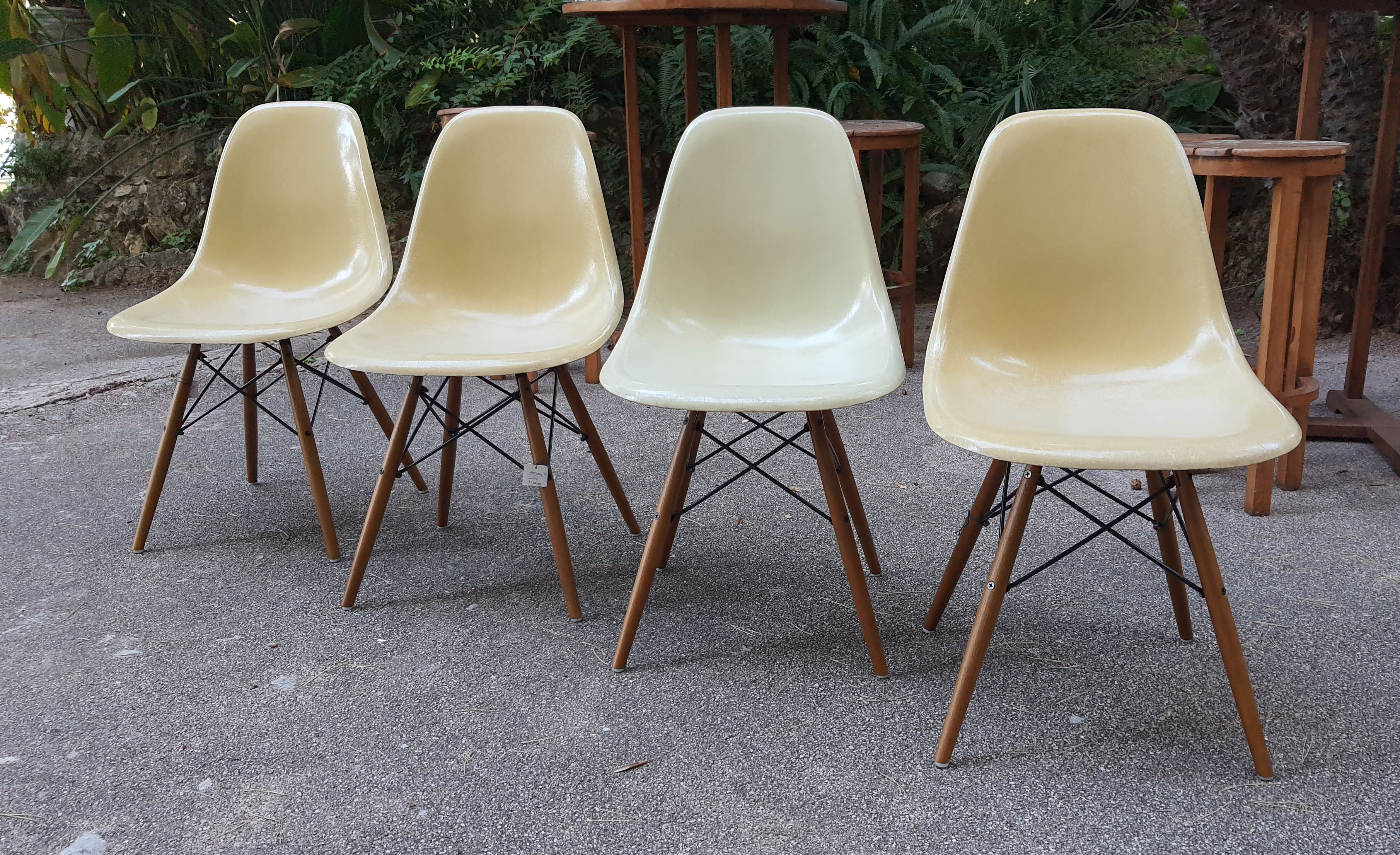 4 chaises DSW de Charles and Ray Eames