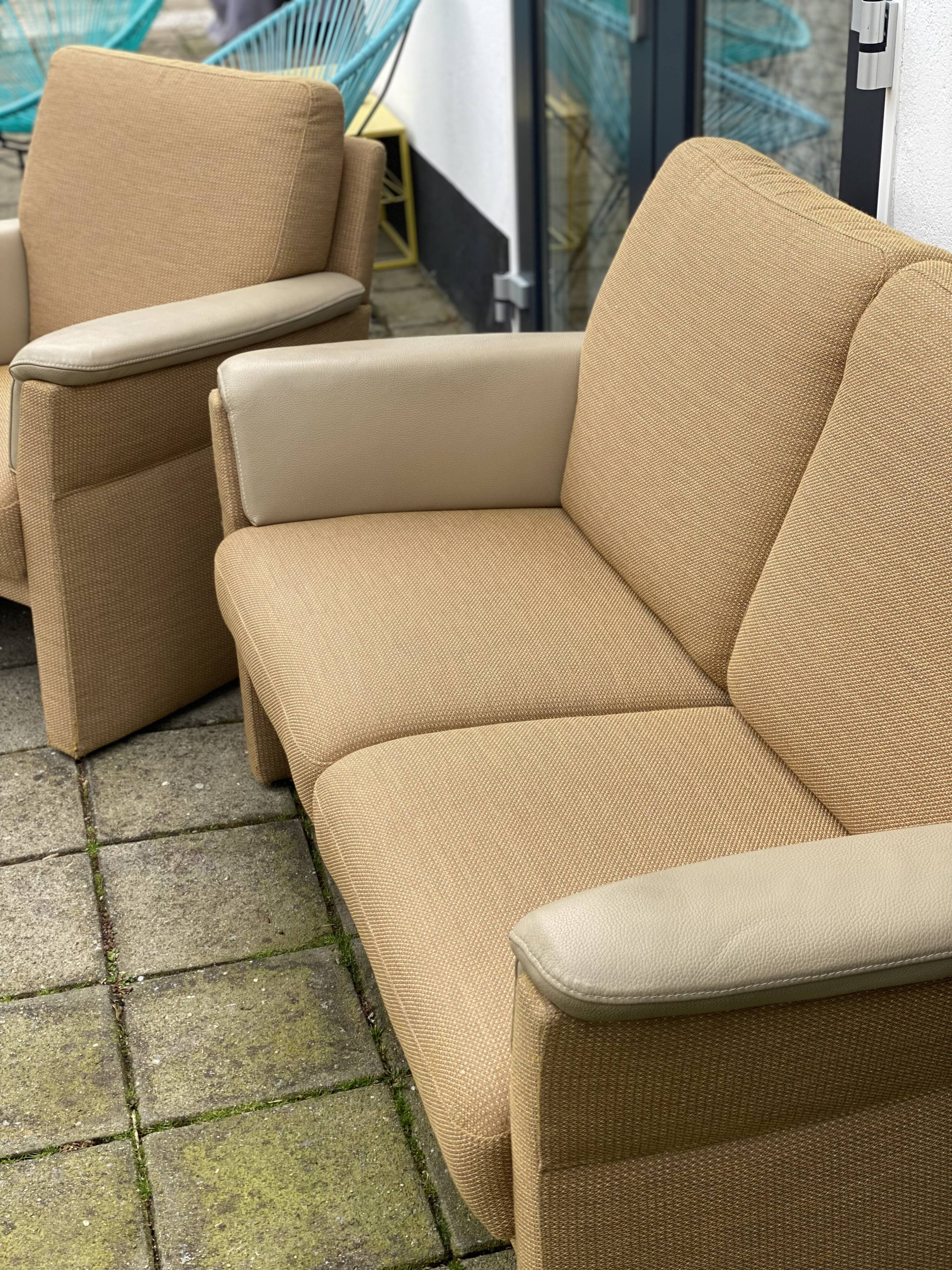 Vintage overveen 2 seater and lounge chair