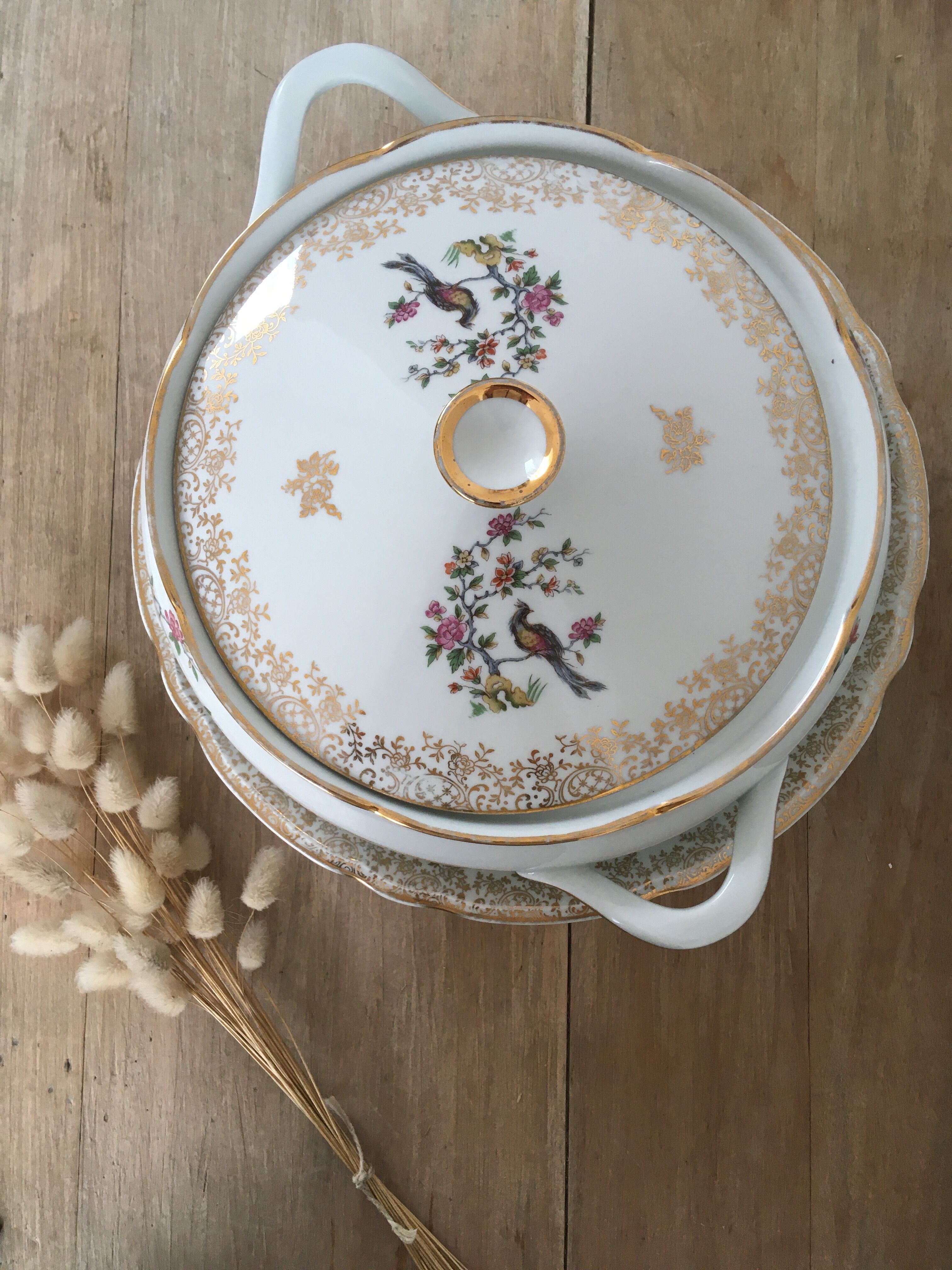 Round porcelain dish bird of paradise