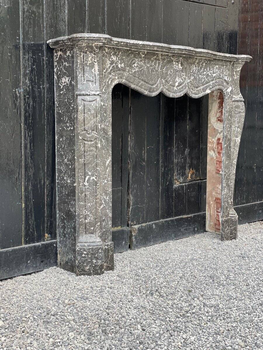 Cheminée Napoléon III en marbre gris Saint-Anne