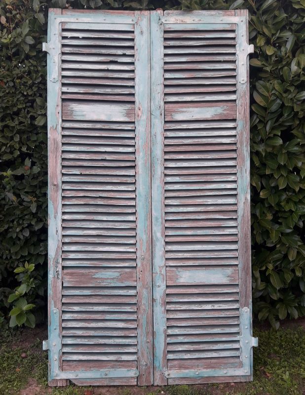 Pair of louvered shutters H220xW120cm