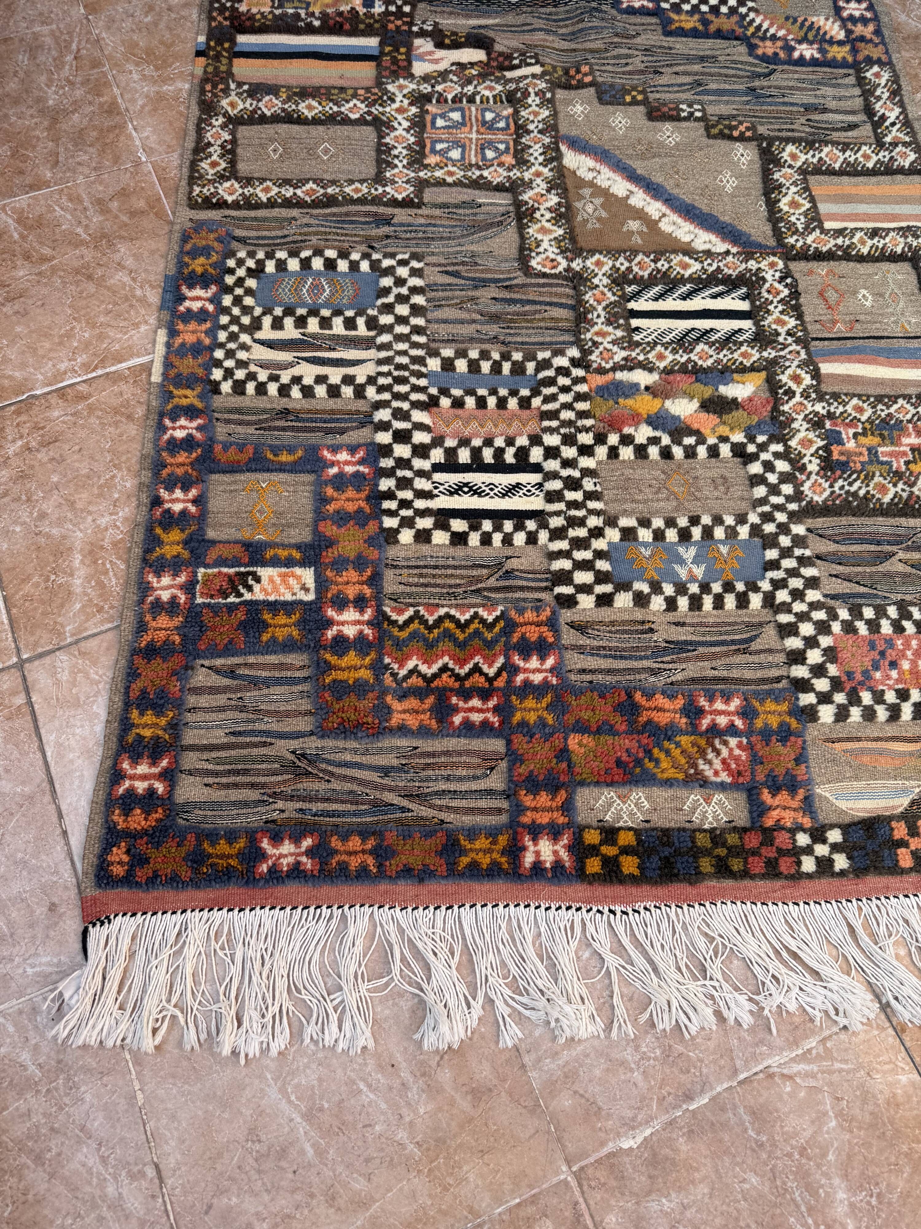Handmade Berber Kilim rug: Moroccan wall decoration 160 cm x 110 cm