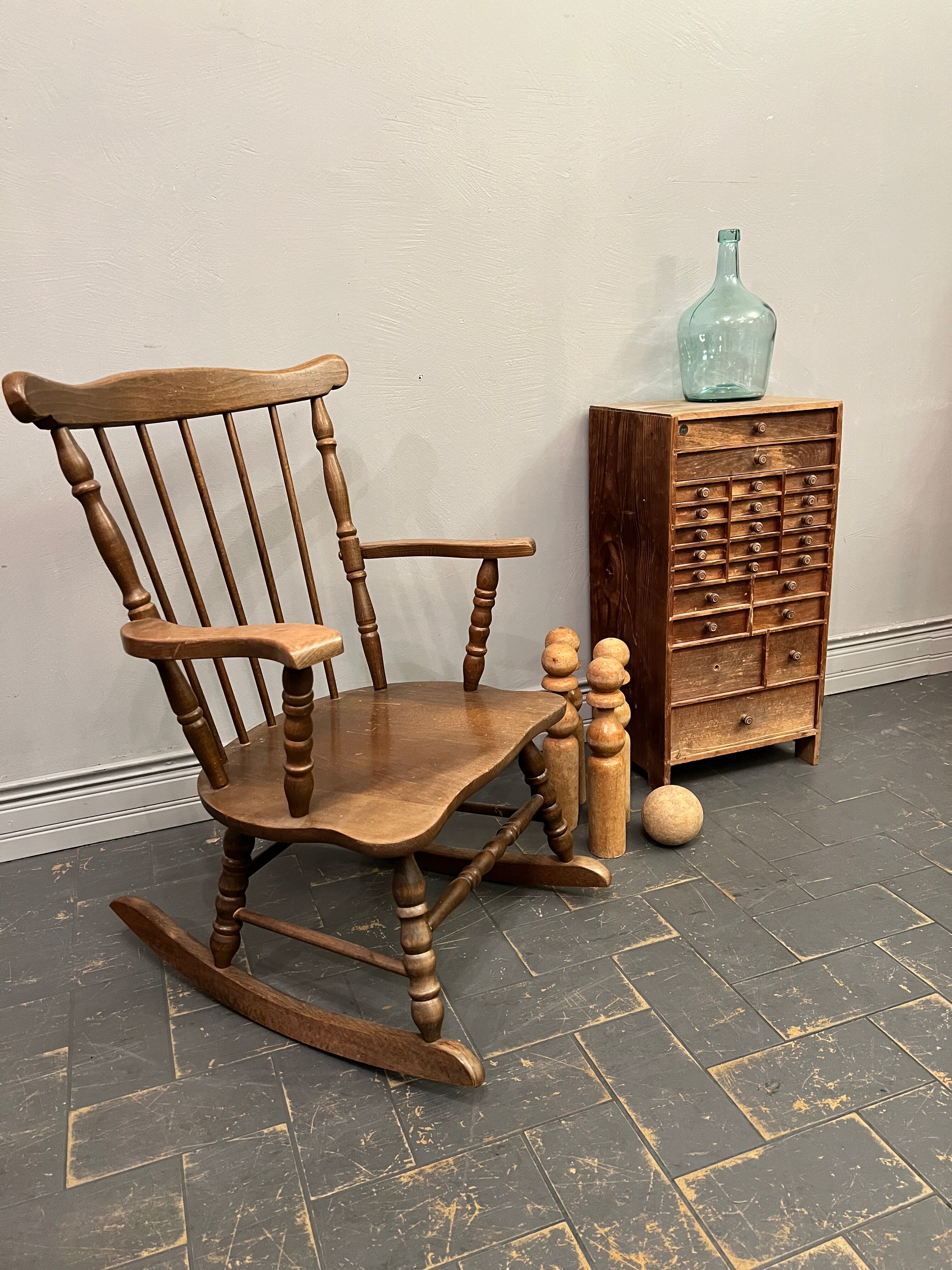 Vintage rocking-chair