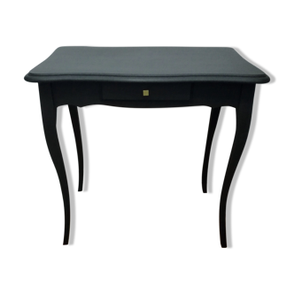 Table d'appoint à pieds galbés