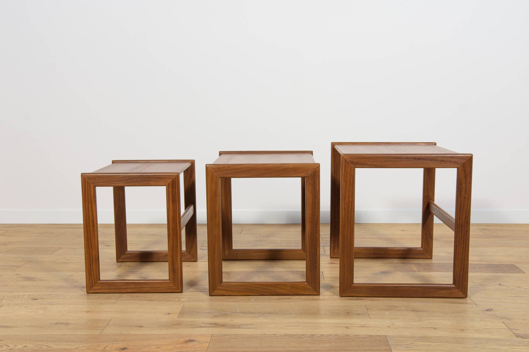 Tables Gigognes Mid-Century en Teck, Royaume-Uni, 1960s, Set de 3