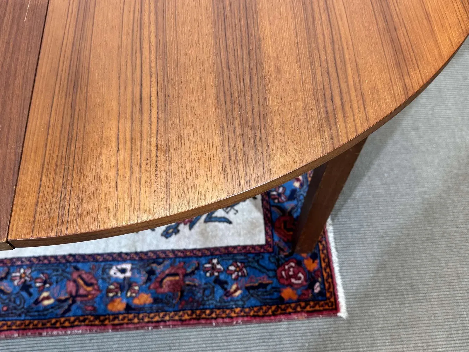Table des années 1970 en teck avec 1 allonge