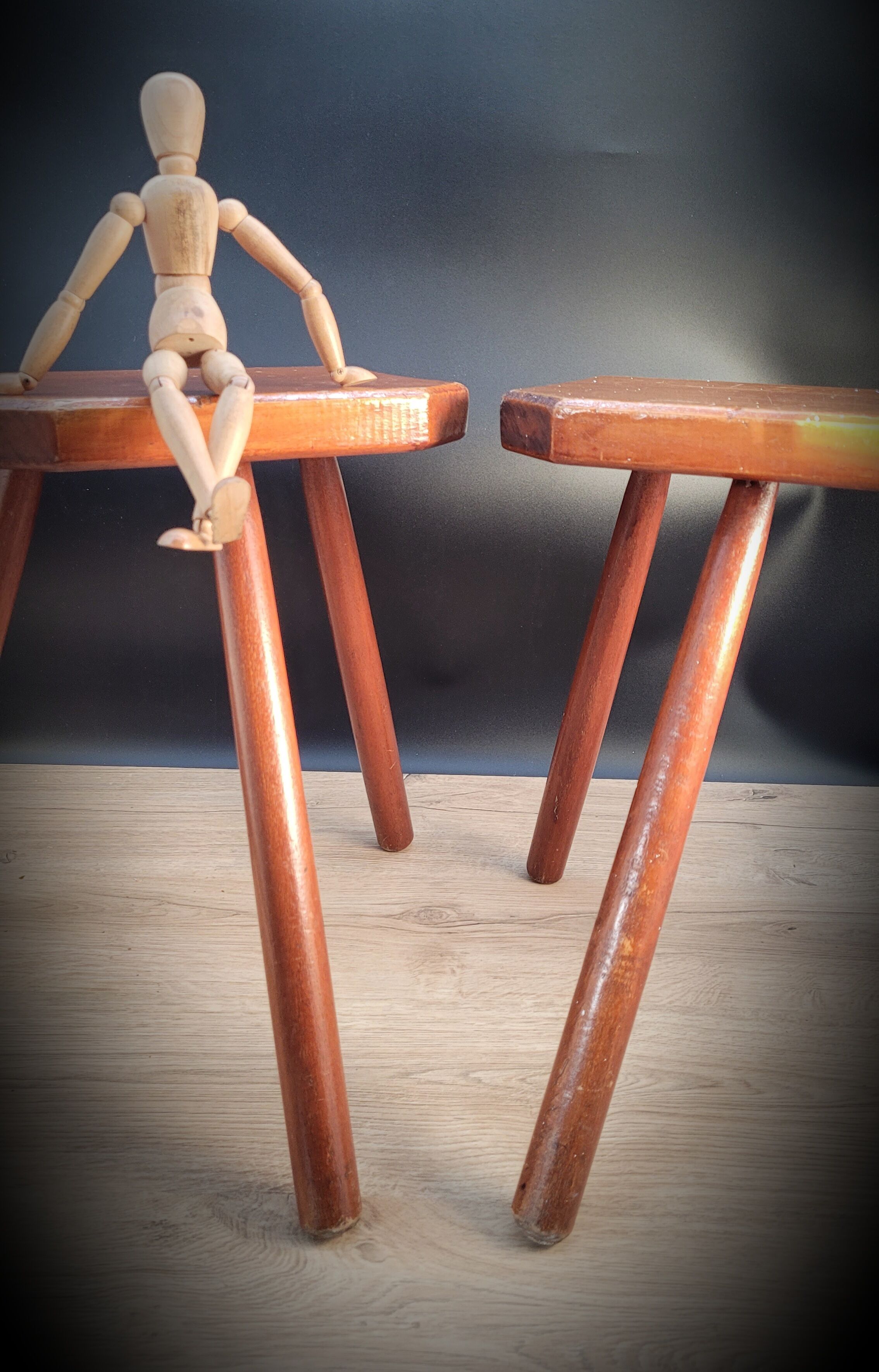 Duo tripod stool solid wood