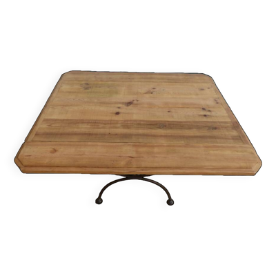 Table bass plateau en bois massif et son pied en fer forgé