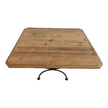 Table bass plateau en bois massif et son pied en fer forgé
