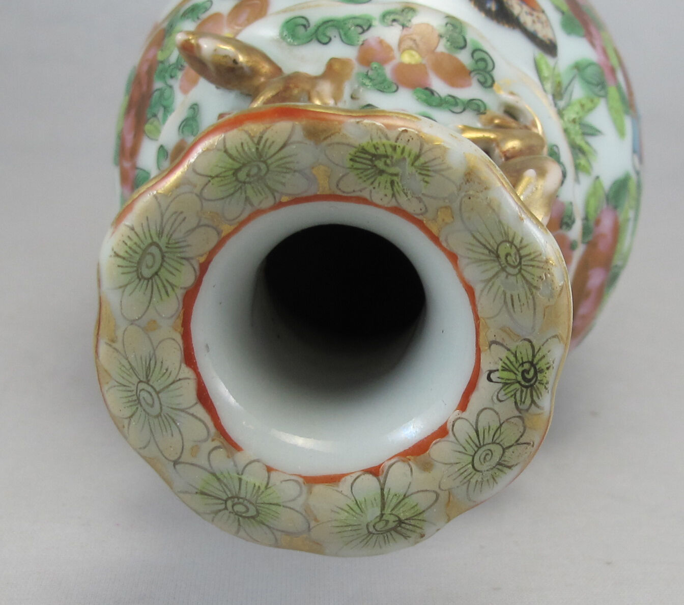 Ancient Chinese vase pink family China 19th century