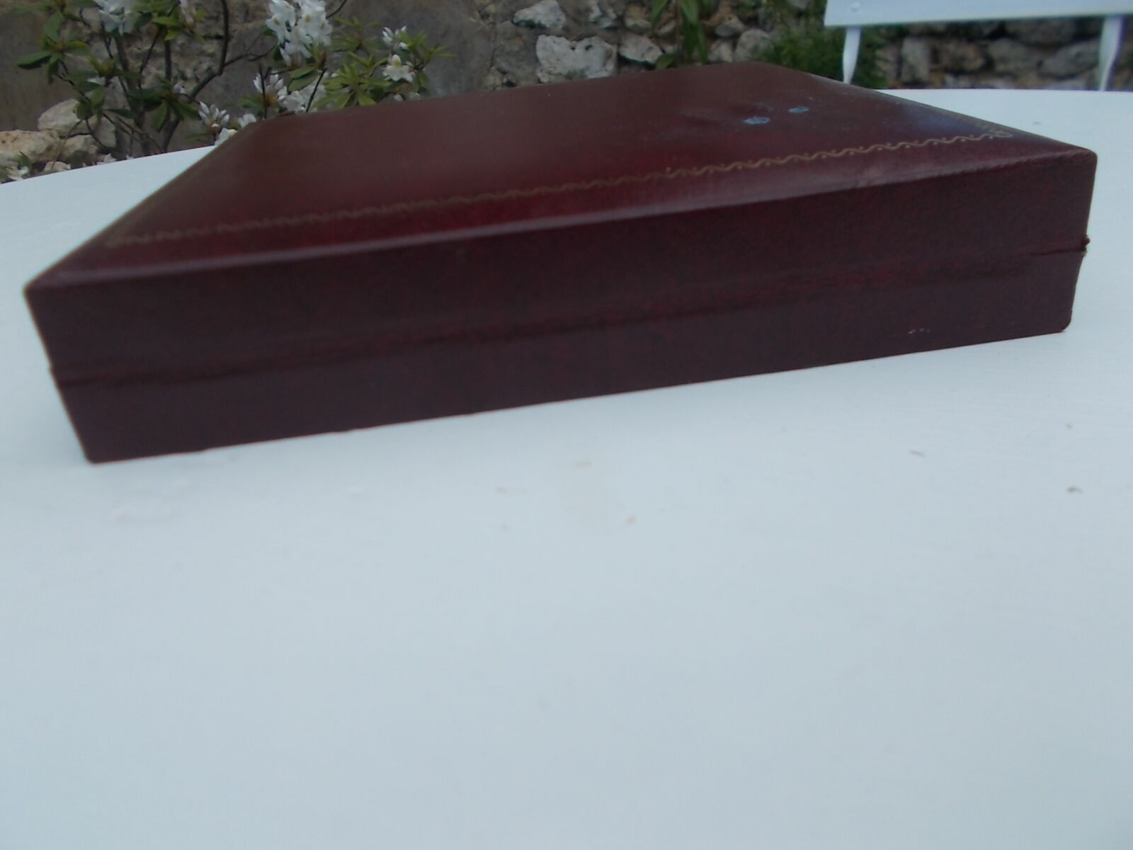 6 cake forks in a box