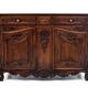 Commode ancienne sur pattes de lion, Europe occidentale, vers 1880. Après rénovation.