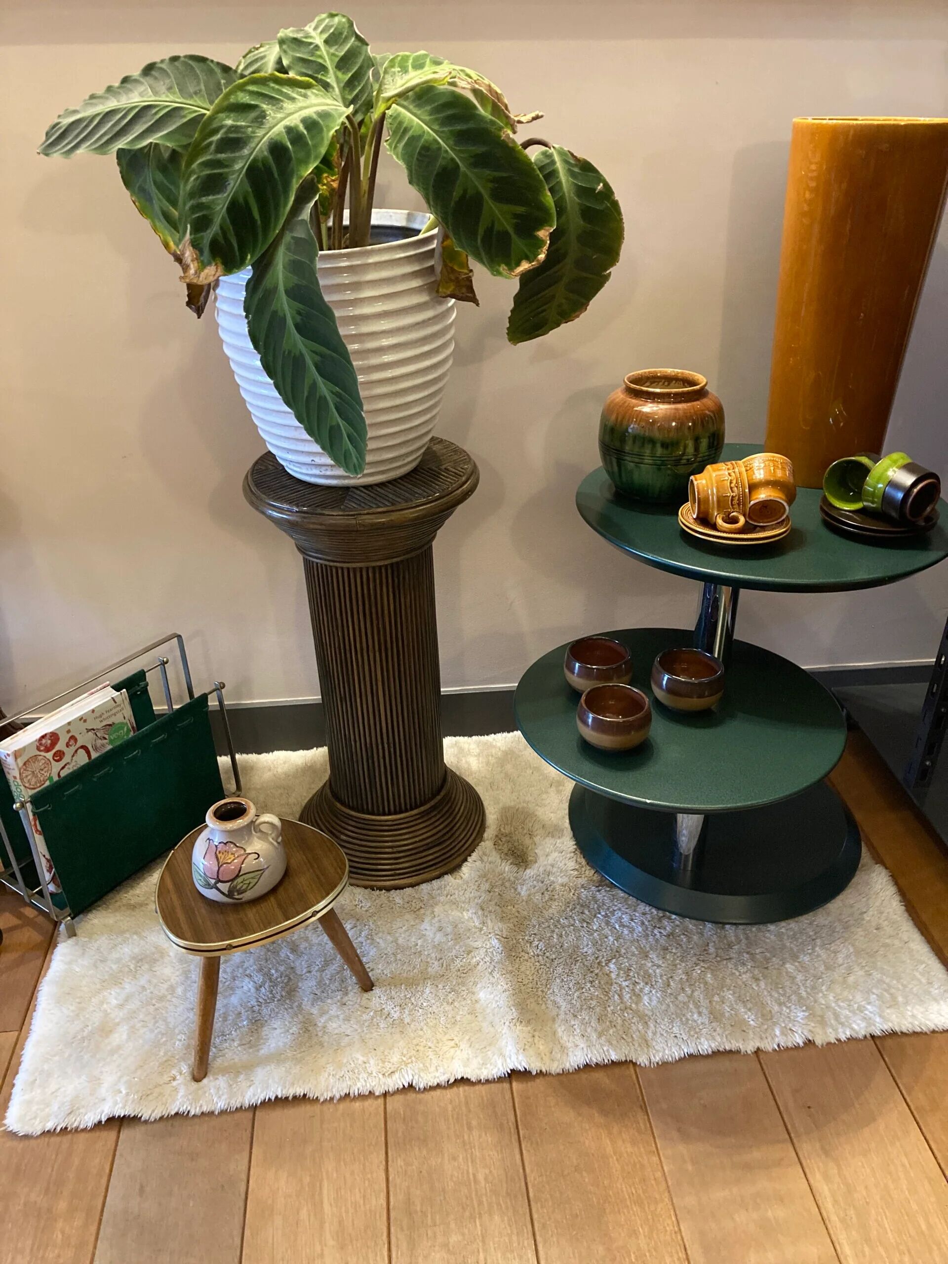 Vintage rattan plant pedestal