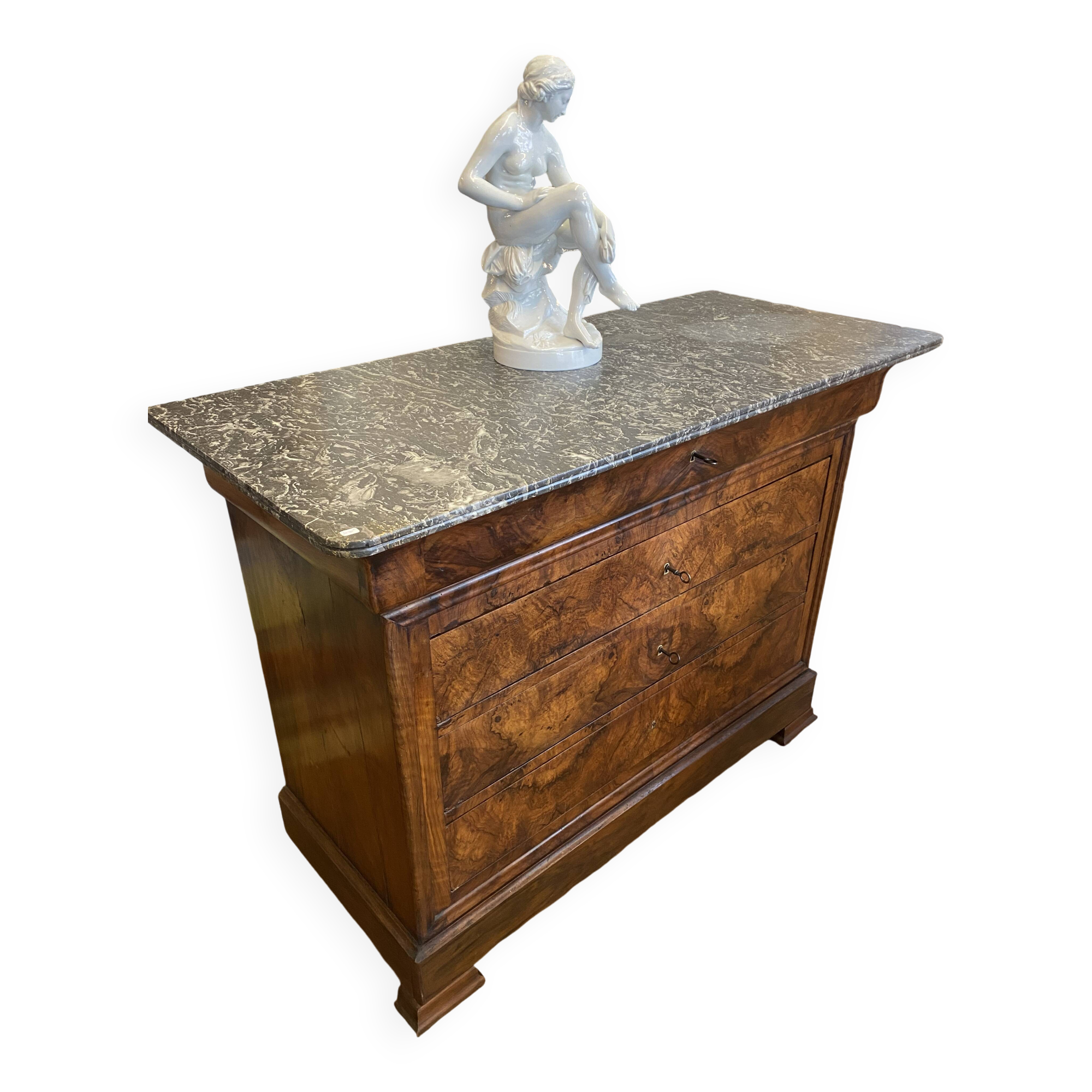 Louis Philippe chest of drawers in walnut